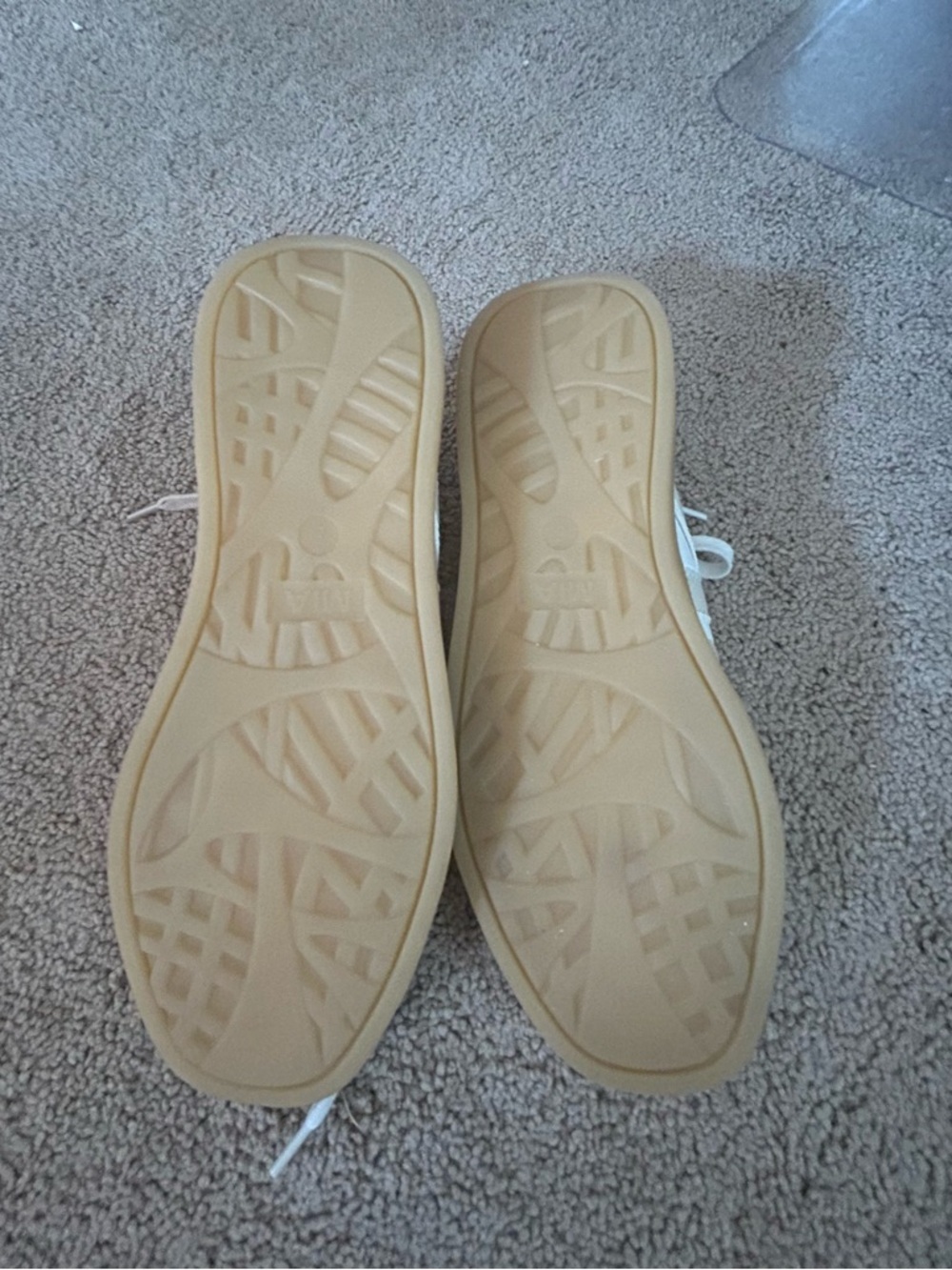 Women's MIA casual sneaker; white/cream; size 8 NWOT - Picture 4 of 6